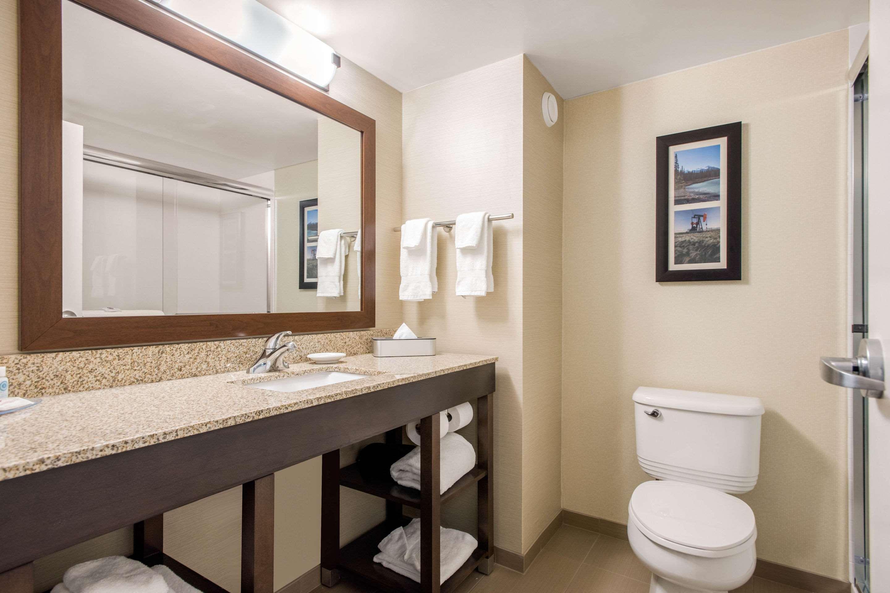 Comfort Inn & Suites Ред Диър Екстериор снимка