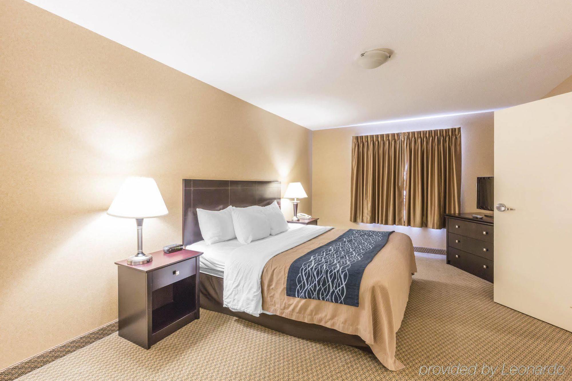 Comfort Inn & Suites Ред Диър Екстериор снимка