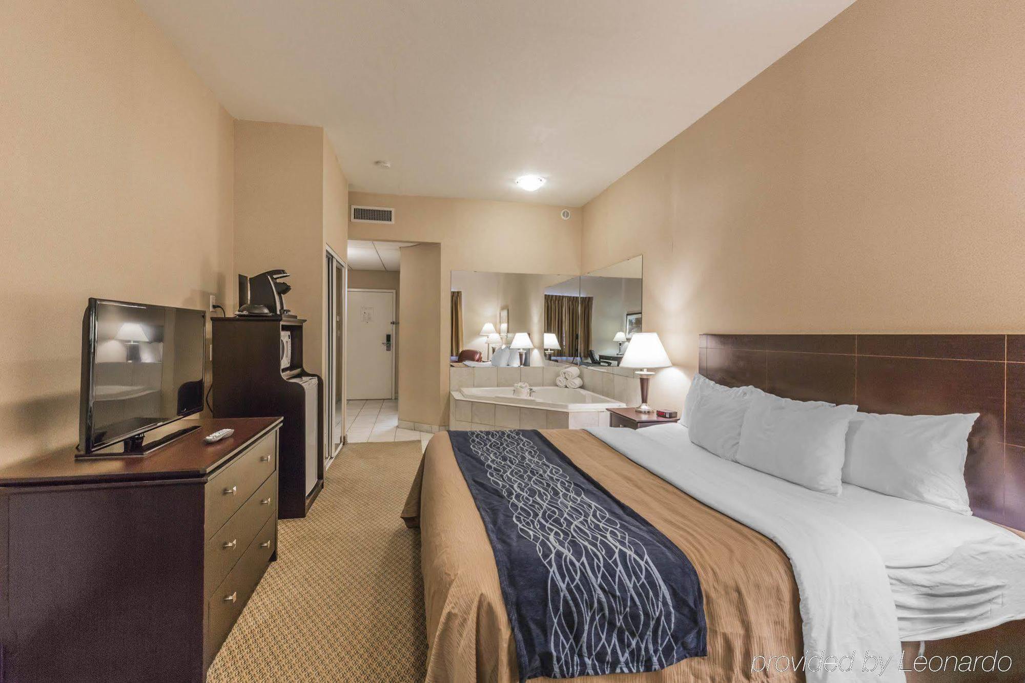 Comfort Inn & Suites Ред Диър Екстериор снимка